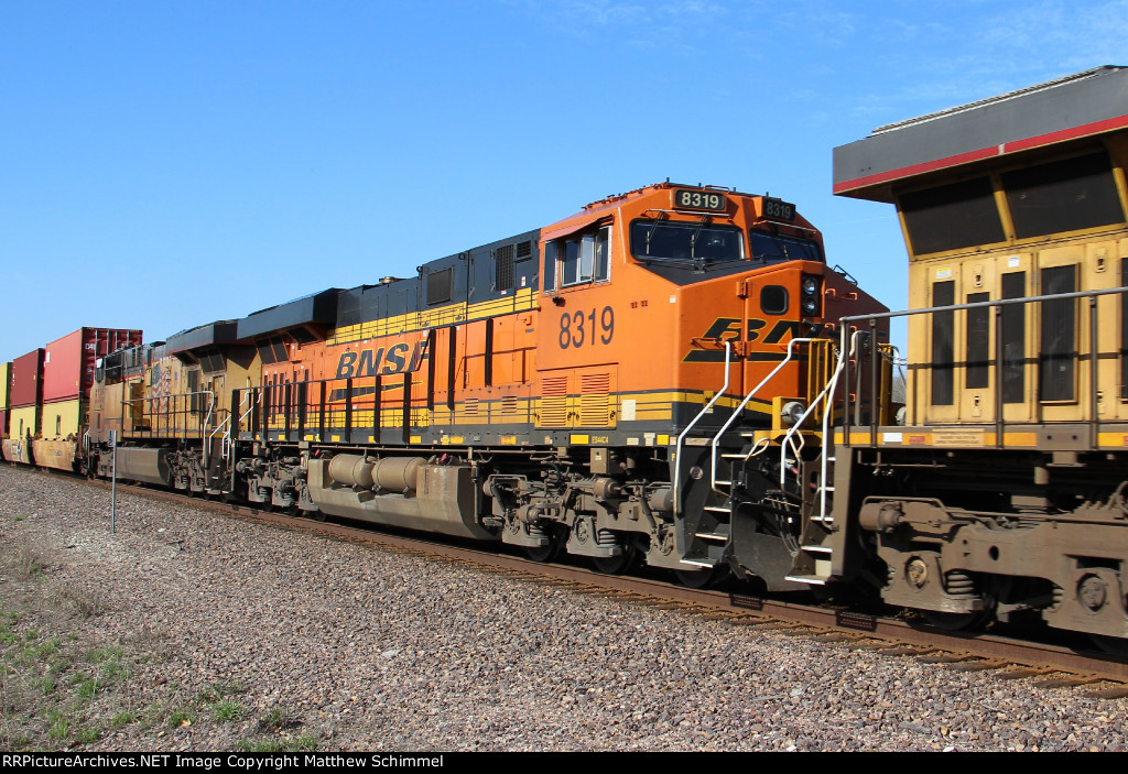 BNSF 8319